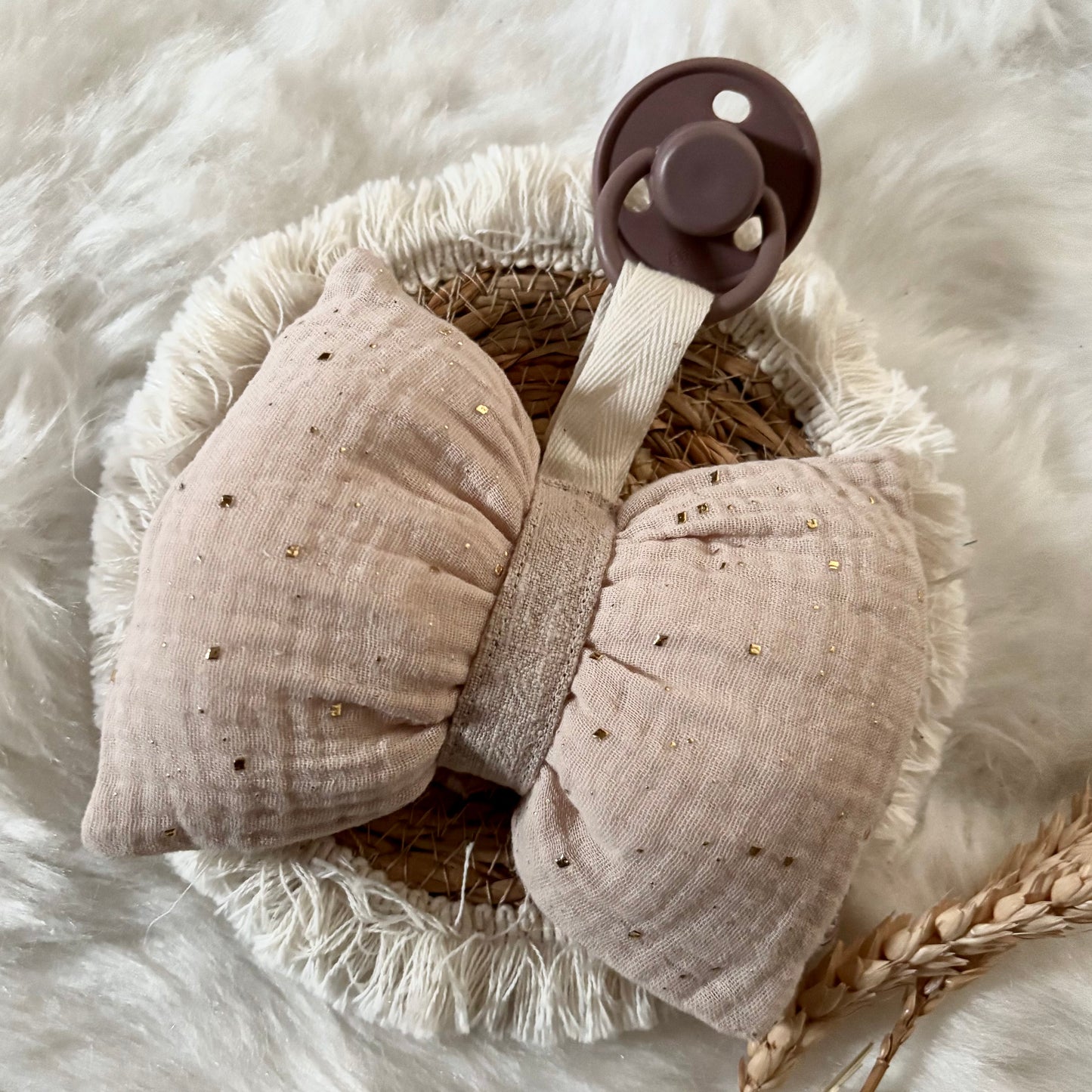 Schnullerschleife aus Stoff mit Glitzer – beige